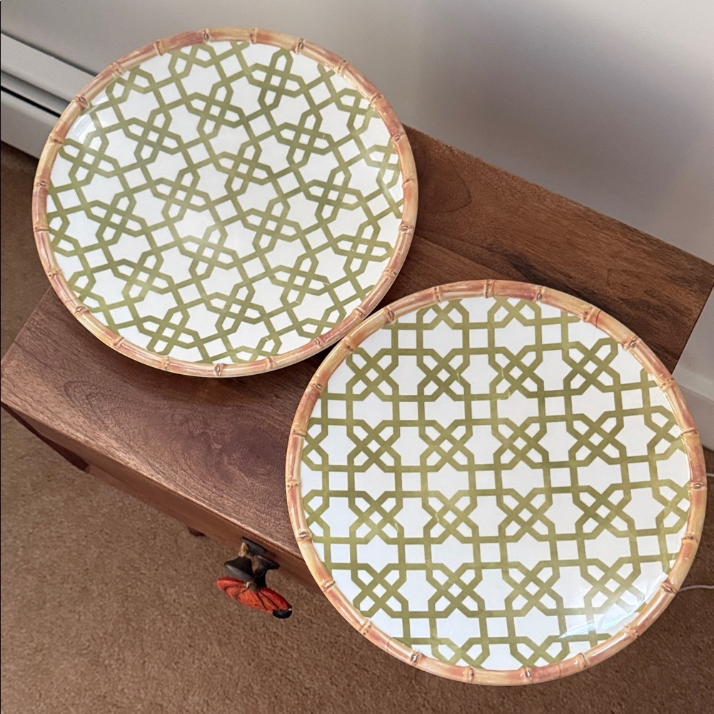 3‎ Plastic Serving Plates - Picture 3 of 5